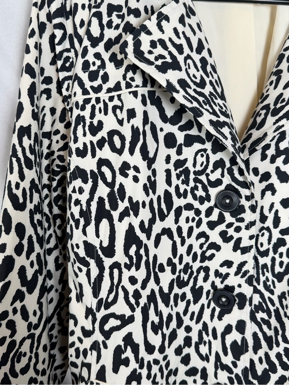 Chico's Black and Cream Leopard Print Trench Coat Size 16/18 - Picture 5 of 9